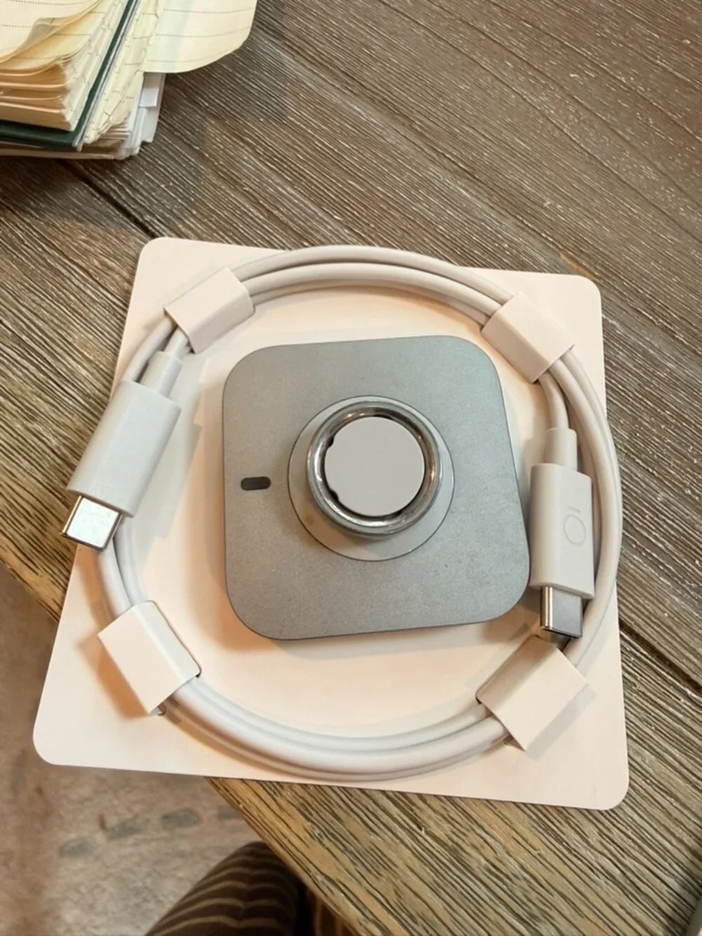 Oura Ring Generation 4 Size 6 Silver + Charger + Cable